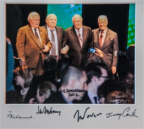 Gavels n' Paddles: Nobel Peace Prize photo, $125,000, Carter Center