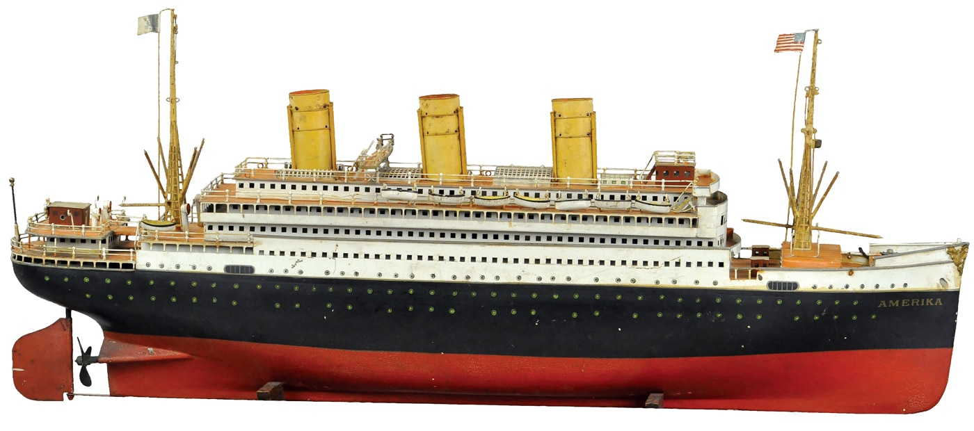 Marklin steam powered liner