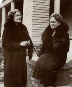 Marie de Hoa LeBlanc and Early Newcomb Designs