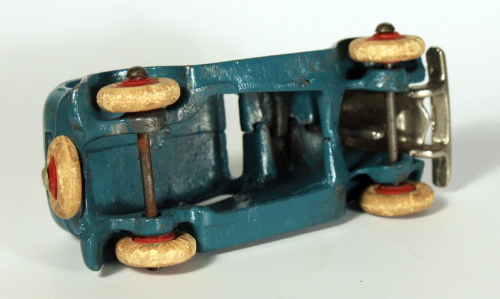 Your correspondent failed to notice the absence of the connecting rod and mismatched paint on the Arcade.