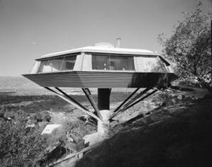 Perched on a single concrete column, the Chemosphere marks a turning point in Lautner’s career. Built in 1960, it is not only one of John Lautner’s most important projects but also one of the best-known houses in Los Angeles, one that represents the optimism of its time and place as much as the architect’s genius.