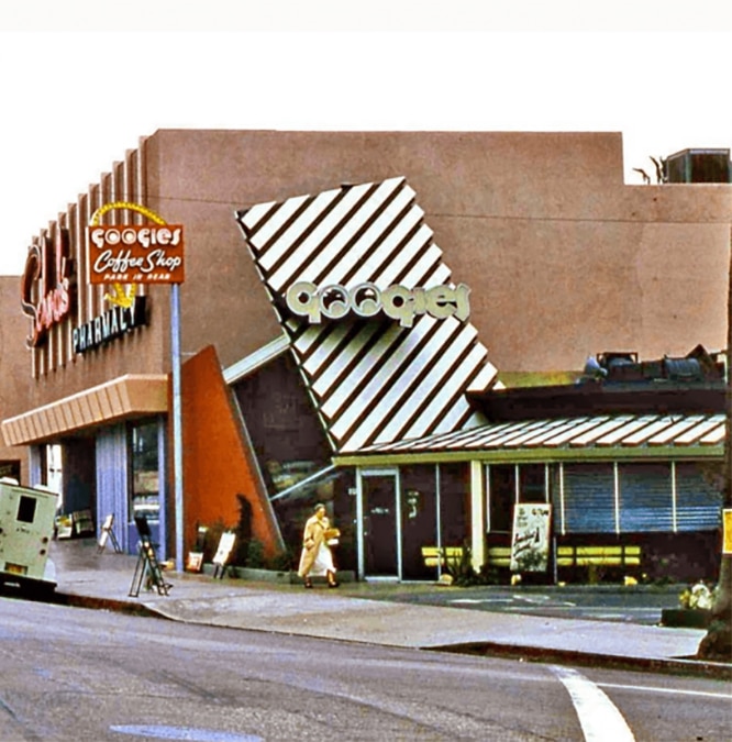 Googie’s opened in 1949, giving a name to the aesthetic that would rise in popularity in the 1950s and ‘60s.