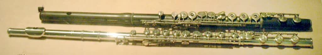William Kincaid’s Verne Q. Powell Flute, which sold in 1986 for $187,000. The flute is now at the Metropolitan Museum of Art in New York City.