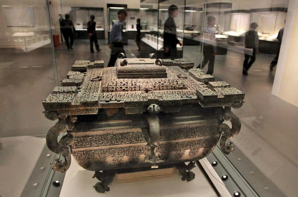 Long before freezers, ancient Chinese used Bingjian, also known as “wine cooler” or “ancient fridge,” using snow and saltpeter to cool sweetened rice mixtures used to store frozen goods and keep them cool.