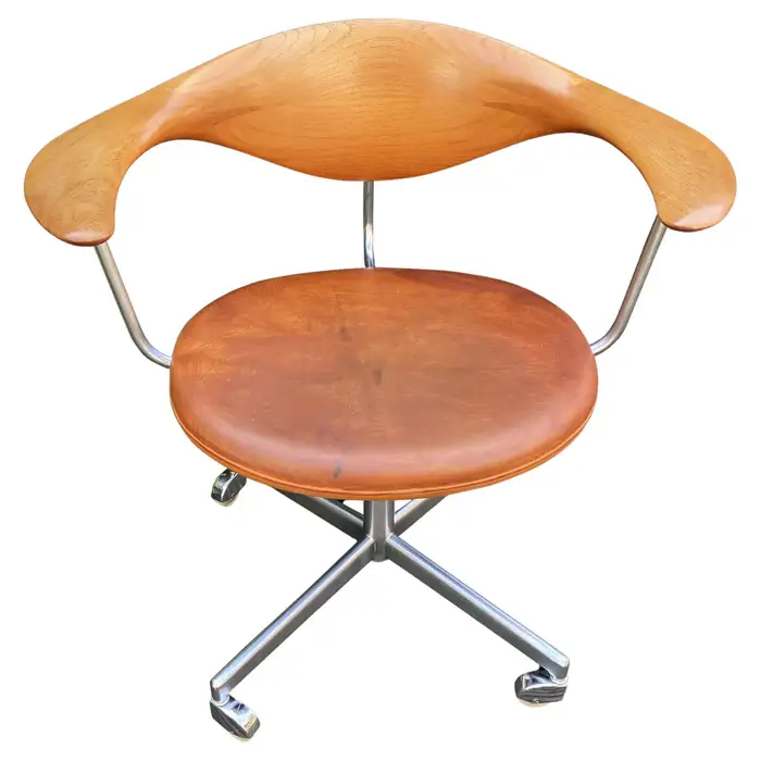 Hans J. Wegner designed swivel chair, 1955