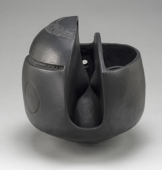 Ruth Duckworth, Untitled (Mama Pot), 2007, stoneware, 20 x 22 in. (50.8 x 55.9 cm) diam., Smithsonian American Art Museum, Gift of Colleen and John Kotelly, 2022.64.1