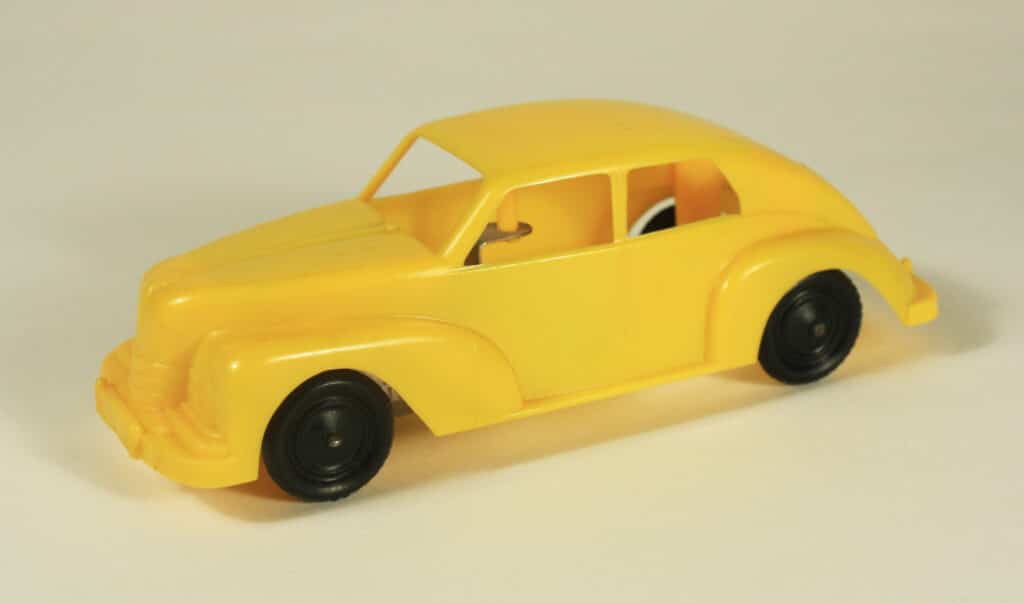 The mystery Jowett has a friction motor 
powering the front wheels.