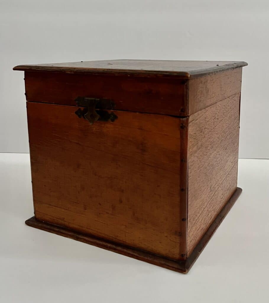 3 collar box