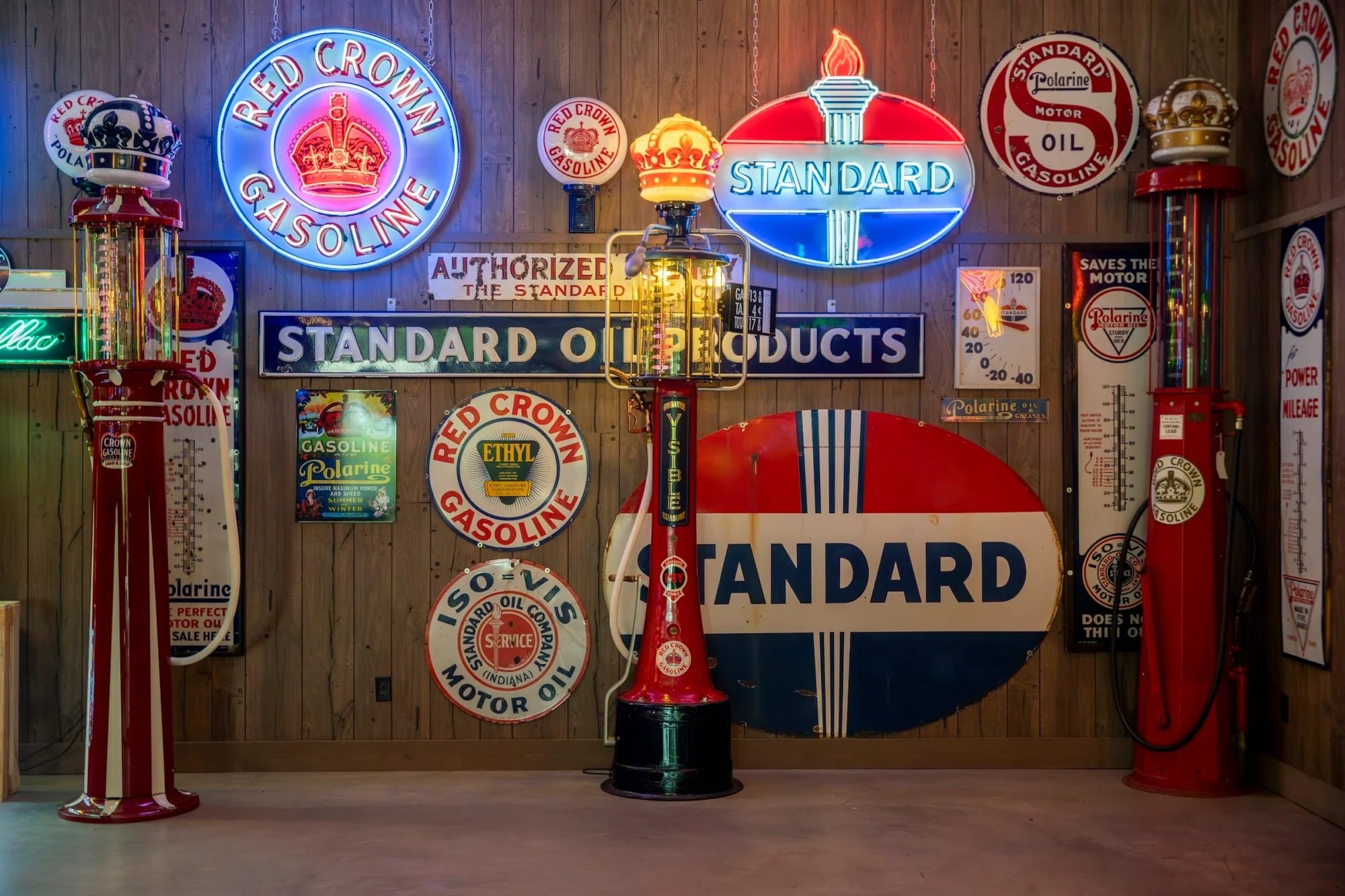 02 Ron Sutton Red Crown and Standard Collection Display 5