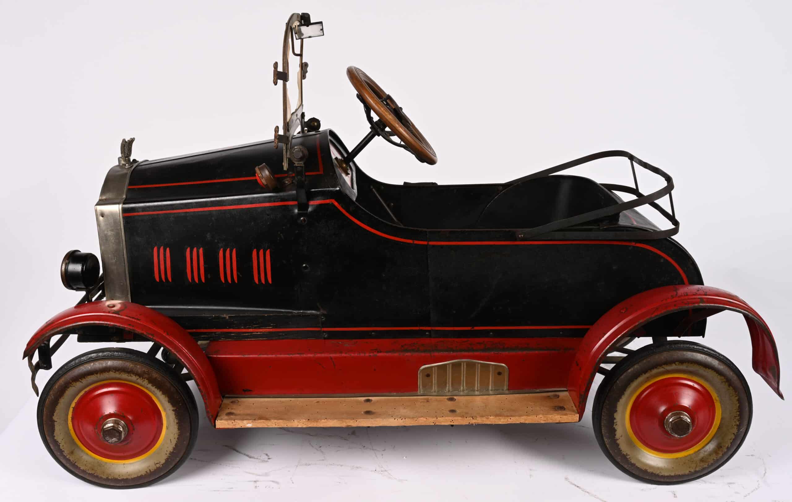 1920s Gendron Marmon pedal car